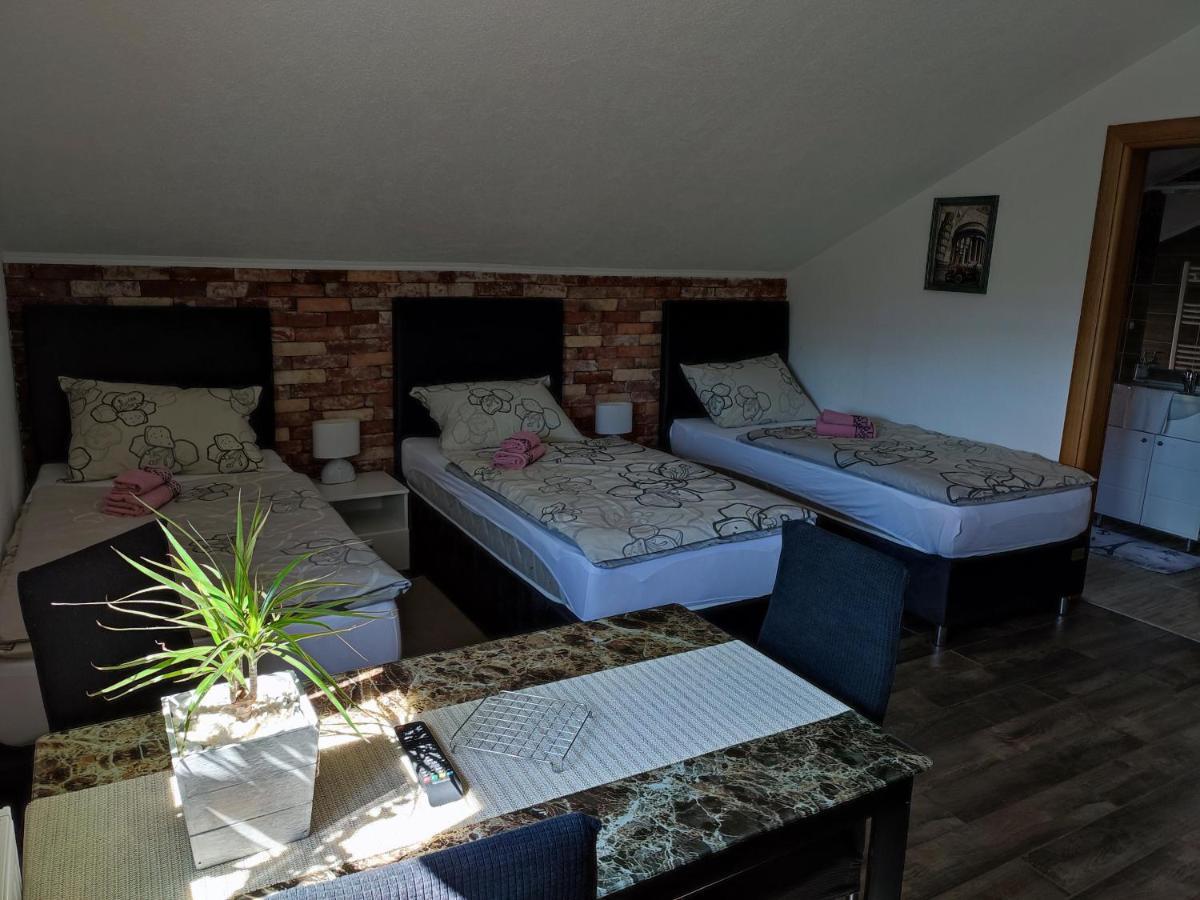 Apartman Toni Грачац Экстерьер фото