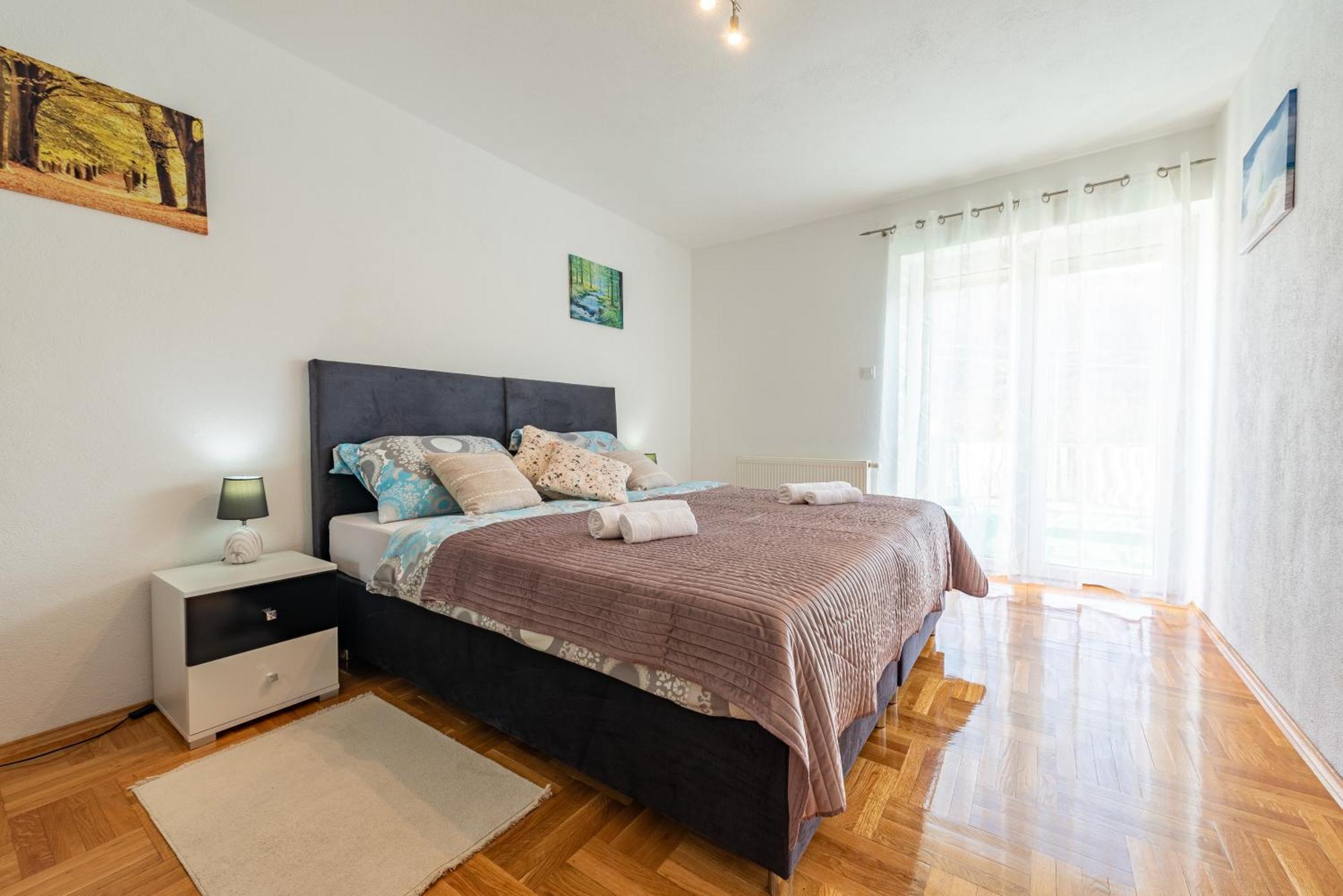 Apartman Toni Грачац Экстерьер фото