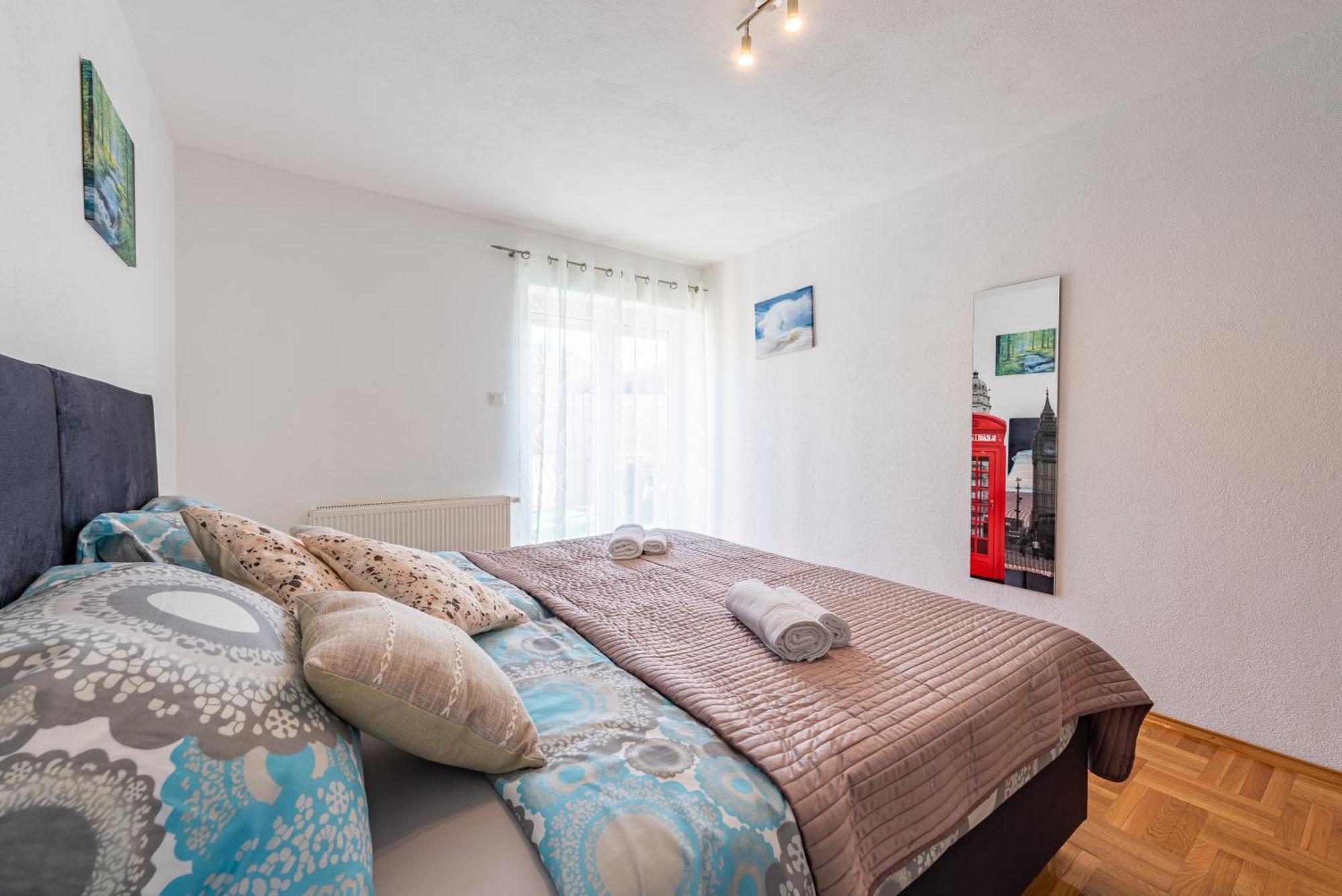 Apartman Toni Грачац Экстерьер фото